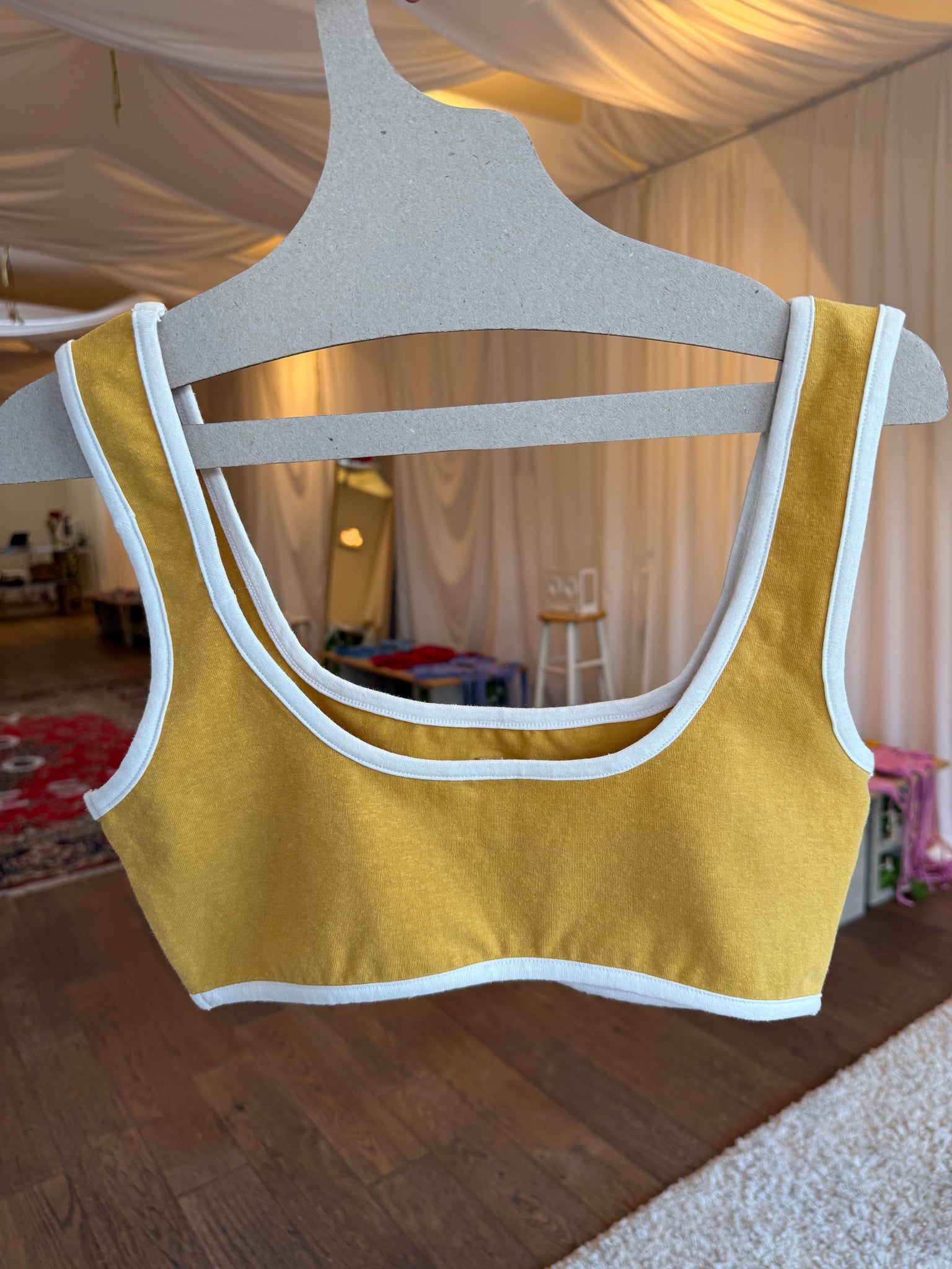 LEMON ZEST SPORT TOP, CITRON